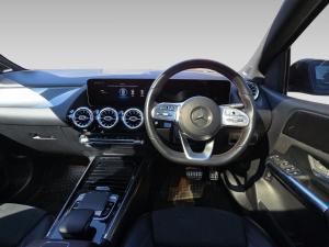 Mercedes-Benz B-Class B200d AMG Line - Image 11