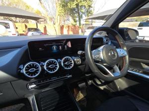 Mercedes-Benz B-Class B200d AMG Line - Image 13