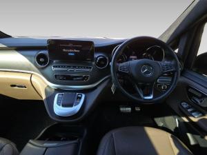 Mercedes-Benz V-Class V300d Avantgarde AMG Line - Image 11