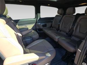 Mercedes-Benz V-Class V300d Avantgarde AMG Line - Image 15