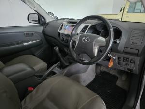 Toyota Hilux 3.0D-4D Xtra cab Raider Dakar edition - Image 6