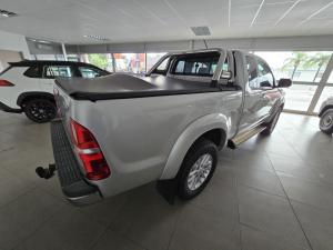 Toyota Hilux 3.0D-4D Xtra cab Raider Dakar edition - Image 2