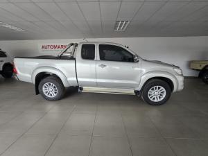 Toyota Hilux 3.0D-4D Xtra cab Raider Dakar edition - Image 3
