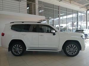 Toyota Land Cruiser 300 3.3D ZX - Image 3