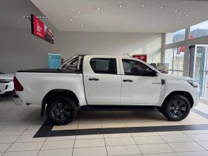 Toyota Hilux 2.4GD-6 double cab Raider manual - Image 3