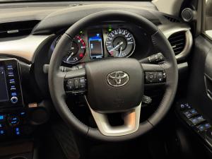 Toyota Hilux 2.8GD-6 48V double cab Raider - Image 10
