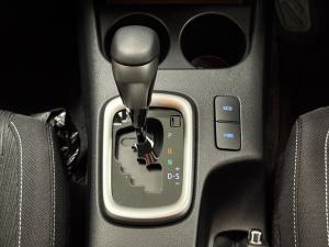 Toyota Hilux 2.8GD-6 48V double cab Raider - Image 13