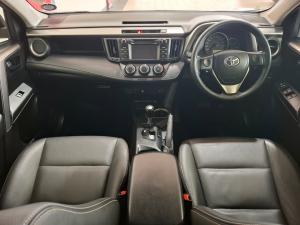 Toyota RAV4 2.0 GX auto - Image 6