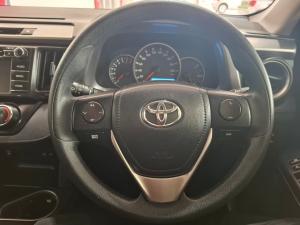 Toyota RAV4 2.0 GX auto - Image 8