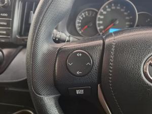 Toyota RAV4 2.0 GX auto - Image 9
