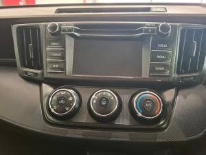 Toyota RAV4 2.0 GX auto - Image 12