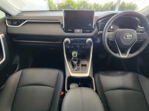Toyota RAV4 2.0 VX - Image 8