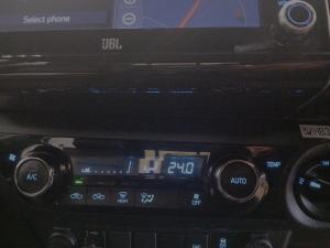 Toyota Hilux 2.8GD-6 double cab 4x4 Legend manual - Image 17