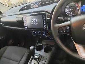 Toyota Hilux 2.4 GD-6 RB Raider automaticE/CAB - Image 12