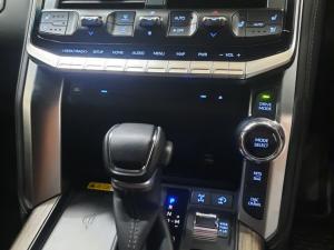 Toyota Landcruiser 300 V6 3.3D ZX - Image 12