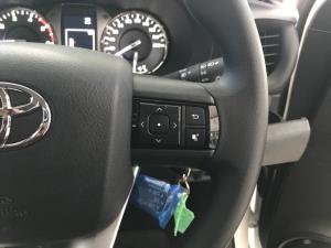 Toyota Hilux 2.4 GD-6 RB Raider automaticE/CAB - Image 10