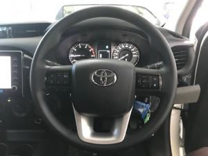 Toyota Hilux 2.4 GD-6 RB Raider automaticE/CAB - Image 8