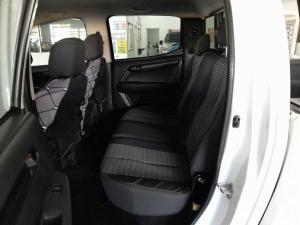 Isuzu KB 250 D-TEQ HO HI RiderD/C - Image 12