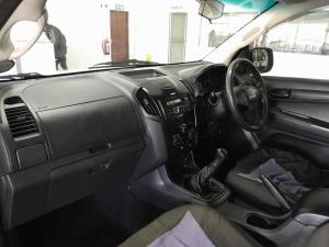 Isuzu KB 250 D-TEQ HO HI RiderD/C - Image 16