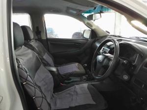 Isuzu KB 250 D-TEQ HO HI RiderD/C - Image 17