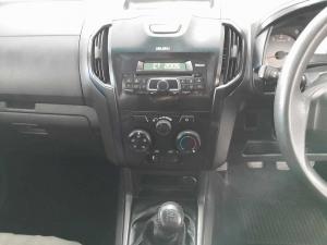 Isuzu KB 250 D-TEQ HO HI RiderD/C - Image 18