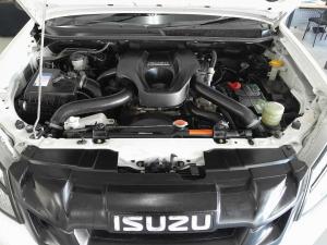 Isuzu KB 250 D-TEQ HO HI RiderD/C - Image 9
