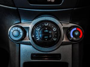 Ford Fiesta 5-door 1.4 Ambiente (aircon+audio) - Image 18