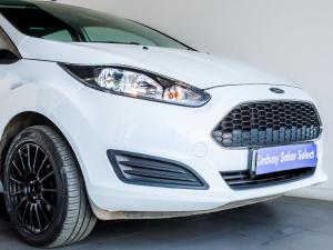 Ford Fiesta 5-door 1.4 Ambiente (aircon+audio) - Image 3