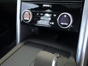 Land Rover Discovery D300 S - Image 22