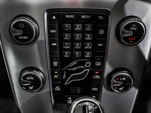 Volvo V40 Cross Country D4 Momentum - Image 15