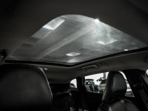 Volvo V40 Cross Country D4 Momentum - Image 18