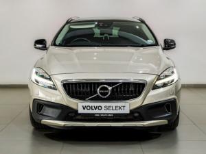 Volvo V40 Cross Country D4 Momentum - Image 3