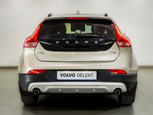 Volvo V40 Cross Country D4 Momentum - Image 6