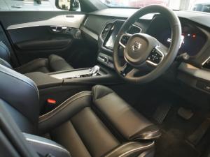 Volvo XC90 B5 AWD Ultra Dark - Image 2
