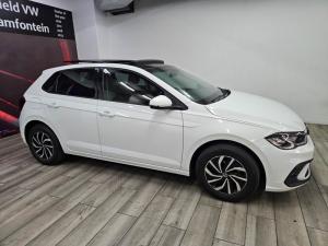 Volkswagen Polo hatch 1.0TSI Life manual - Image 1