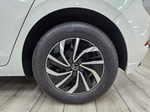 Volkswagen Polo hatch 1.0TSI Life manual - Image 3