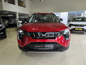 Mahindra XUV 3XO 1.2T AX5 manual - Image 2