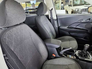 Mahindra XUV 3XO 1.2T AX5 manual - Image 3