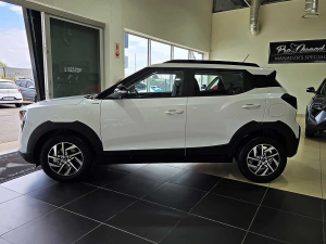 Mahindra XUV 3XO 1.2T AX5L - Image 6