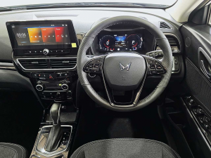 Mahindra XUV 3XO 1.2T AX5L - Image 9