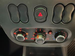 Nissan NP200 1.6i safety pack (aircon) - Image 11