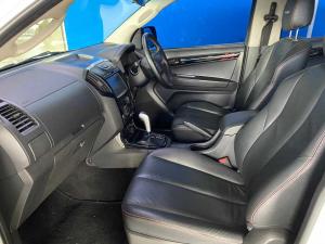 Isuzu D-Max 250 double cab X-Rider auto - Image 8