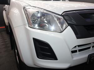 Isuzu D-Max 250 4x4 Hi-Ride - Image 6