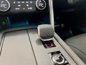 Land Rover Discovery D350 Dynamic HSE - Image 13
