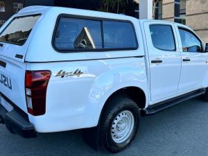 Isuzu D-Max 250 double cab 4x4 Hi-Ride - Image 2