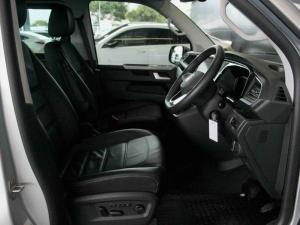 Volkswagen Caravelle 2.0BiTDI Highline 4Motion - Image 12
