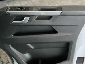 Volkswagen Caravelle 2.0BiTDI Highline 4Motion - Image 20