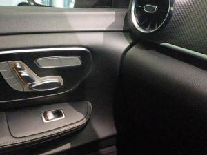 Mercedes-Benz V-Class V300d Exclusive - Image 16