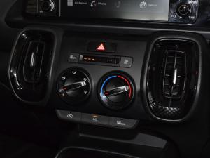 Kia Sonet 1.5 LX manual - Image 16