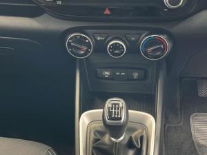 Hyundai Venue 1.0T Fluid manual - Image 11